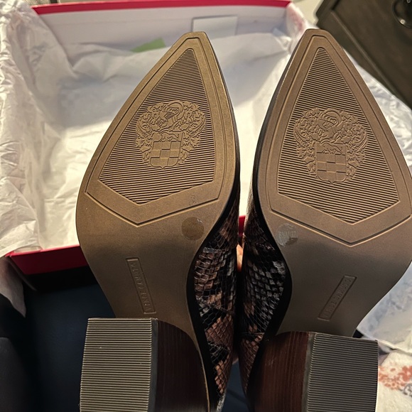 Vince Camuto Snakeskin Ankle boots - Picture 4 of 5